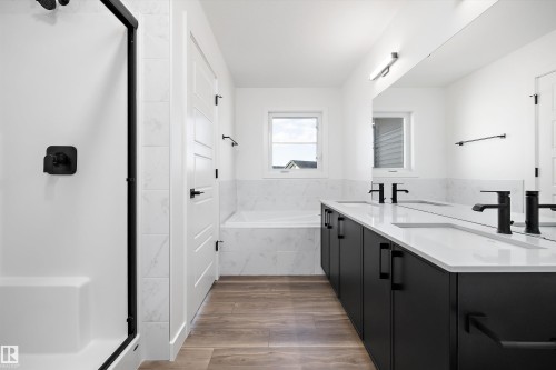 19304 29 Avenue, Edmonton, AB - Indoor Photo Showing Bathroom