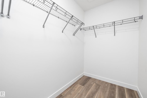 19304 29 Avenue, Edmonton, AB - Indoor With Storage
