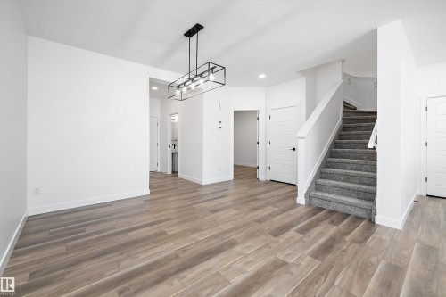 19304 29 Avenue, Edmonton, AB - Indoor Photo Showing Other Room
