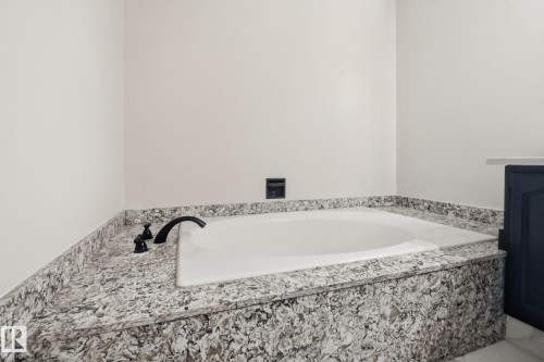 44 10172 118 Street, Edmonton, AB - Indoor Photo Showing Bathroom