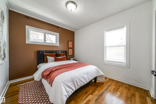 9832 85 Avenue, Edmonton, AB - Indoor Photo Showing Bedroom