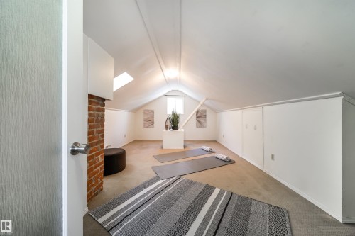 9832 85 Avenue, Edmonton, AB - Indoor Photo Showing Other Room