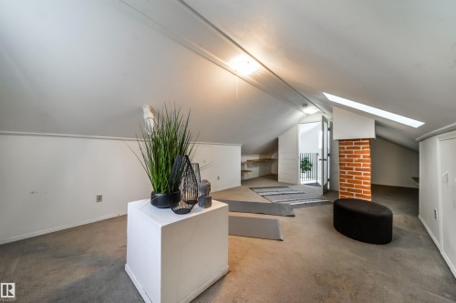 9832 85 Avenue, Edmonton, AB - Indoor Photo Showing Other Room