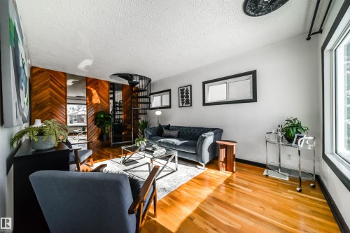 9832 85 Avenue, Edmonton, AB - Indoor