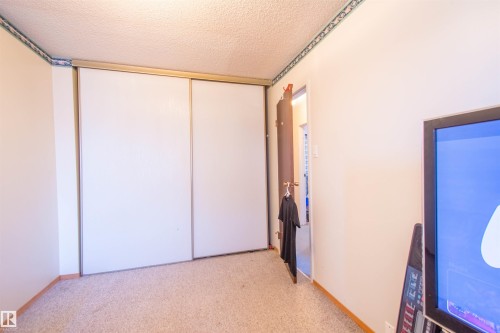 21 Amberly Court, Edmonton, AB - Indoor Photo Showing Other Room