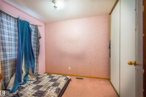 21 Amberly Court, Edmonton, AB - Indoor