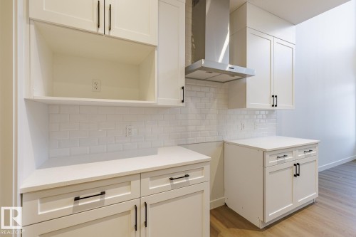 17537 62A Street, Edmonton, AB - Indoor Photo Showing Kitchen