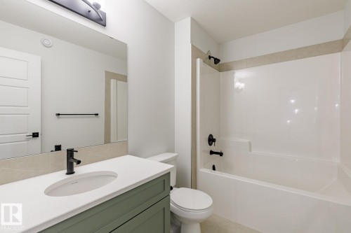 17537 62A Street, Edmonton, AB - Indoor Photo Showing Bathroom