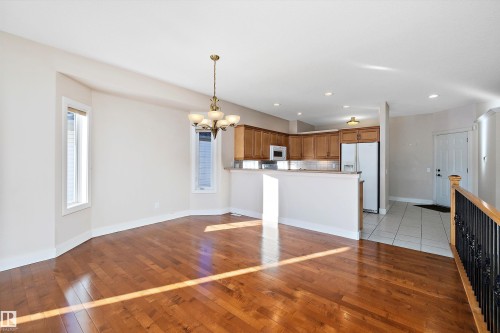 7 17603 99 Street, Edmonton, AB - Indoor Photo Showing Kitchen