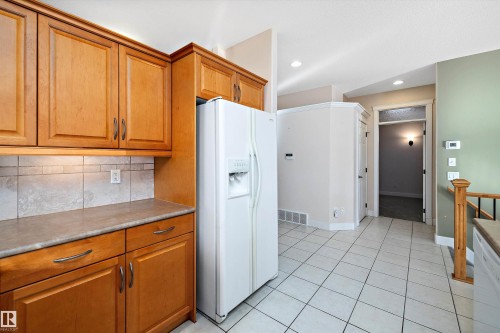 7 17603 99 Street, Edmonton, AB - Indoor