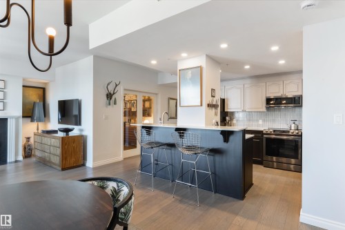 1107 9020 Jasper Avenue, Edmonton, AB - Indoor Photo Showing Kitchen With Upgraded Kitchen