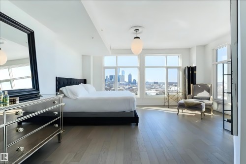 1107 9020 Jasper Avenue, Edmonton, AB - Indoor Photo Showing Bedroom