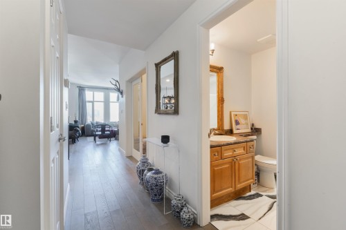 1107 9020 Jasper Avenue, Edmonton, AB - Indoor Photo Showing Other Room