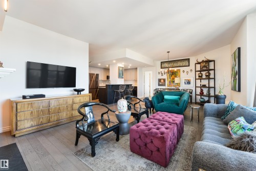 1107 9020 Jasper Avenue, Edmonton, AB - Indoor Photo Showing Living Room