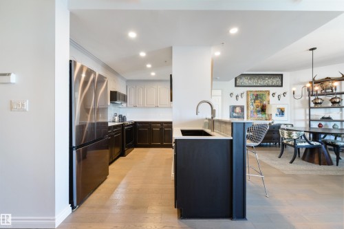 1107 9020 Jasper Avenue, Edmonton, AB - Indoor Photo Showing Kitchen With Upgraded Kitchen