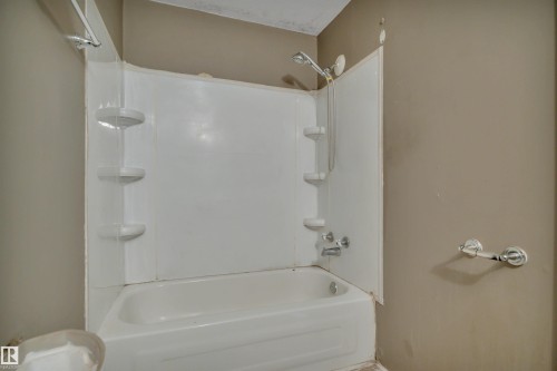 4712 49 Street, Calmar, AB - Indoor Photo Showing Bathroom