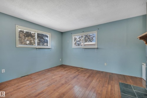 4712 49 Street, Calmar, AB - Indoor Photo Showing Other Room
