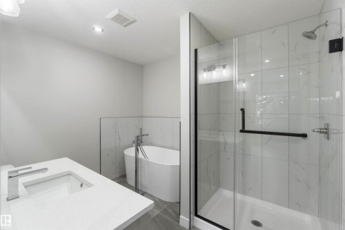 9145 154 Street, Edmonton, AB - Indoor Photo Showing Bathroom
