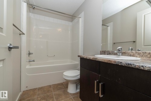 134 390 Windermere Road, Edmonton, AB - Indoor Photo Showing Bathroom
