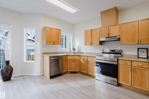 42 1780 Glastonbury Boulevard, Edmonton, AB - Indoor Photo Showing Kitchen