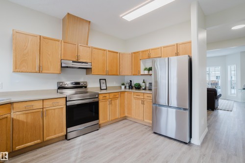 42 1780 Glastonbury Boulevard, Edmonton, AB - Indoor Photo Showing Kitchen