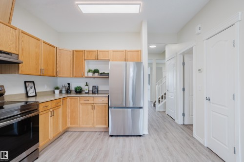 42 1780 Glastonbury Boulevard, Edmonton, AB - Indoor Photo Showing Kitchen