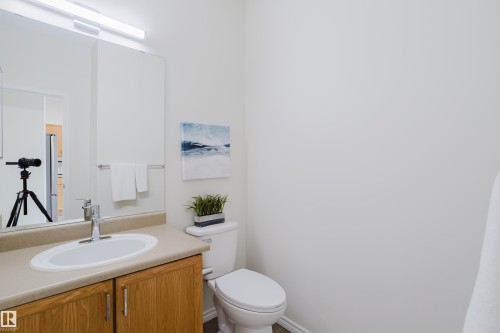 42 1780 Glastonbury Boulevard, Edmonton, AB - Indoor Photo Showing Bathroom