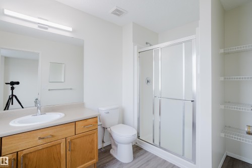42 1780 Glastonbury Boulevard, Edmonton, AB - Indoor Photo Showing Bathroom