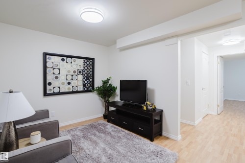 42 1780 Glastonbury Boulevard, Edmonton, AB - Indoor