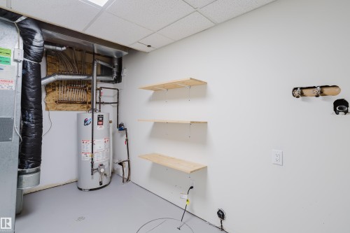 42 1780 Glastonbury Boulevard, Edmonton, AB - Indoor Photo Showing Other Room