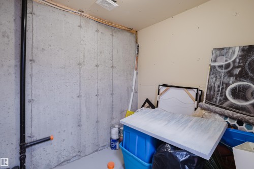 42 1780 Glastonbury Boulevard, Edmonton, AB - Indoor