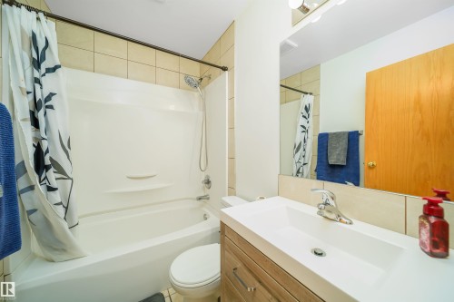 6931 14 Avenue, Edmonton, AB - Indoor Photo Showing Bathroom