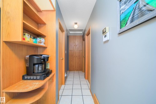 6931 14 Avenue, Edmonton, AB - Indoor Photo Showing Other Room