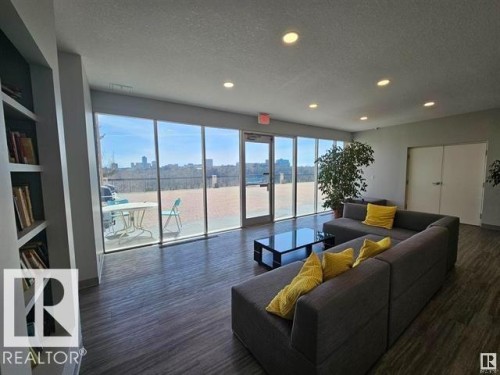 906 11307 99 Avenue, Edmonton, AB - Indoor