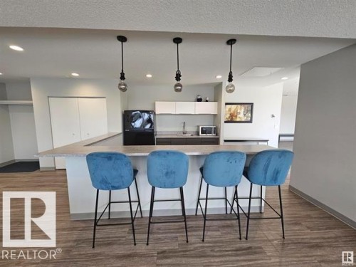 906 11307 99 Avenue, Edmonton, AB - Indoor Photo Showing Kitchen