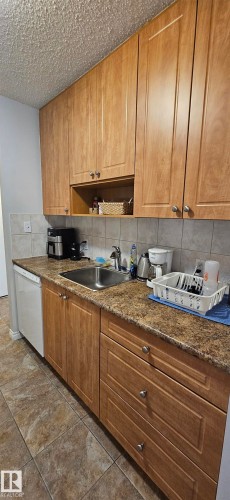 906 11307 99 Avenue, Edmonton, AB - Indoor Photo Showing Kitchen