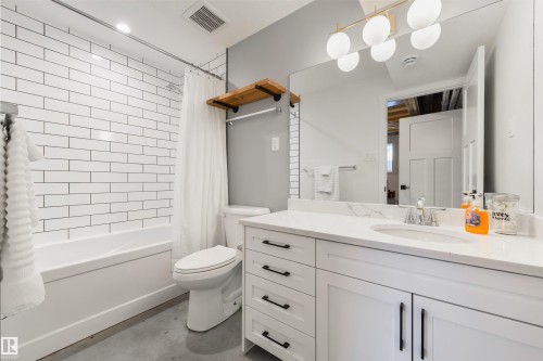 14 2406 Twp Road 540, Rural Lac Ste. Anne County, AB - Indoor Photo Showing Bathroom