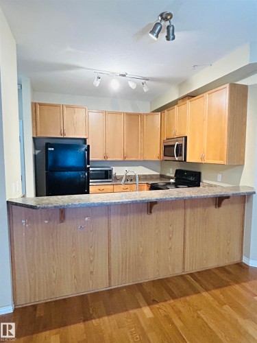 214 4304 139 Avenue, Edmonton, AB - Indoor Photo Showing Kitchen