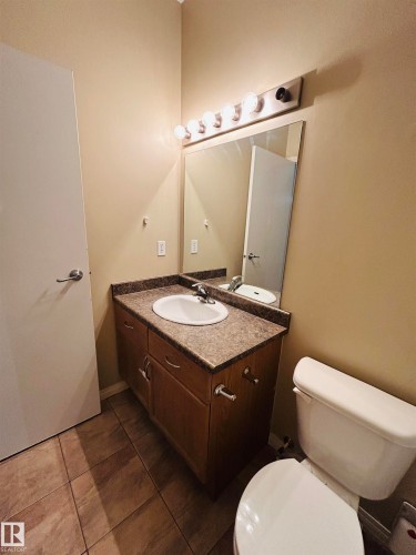 214 4304 139 Avenue, Edmonton, AB - Indoor Photo Showing Bathroom