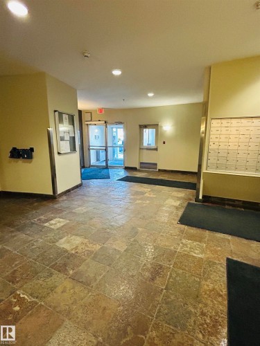 214 4304 139 Avenue, Edmonton, AB - Indoor Photo Showing Other Room