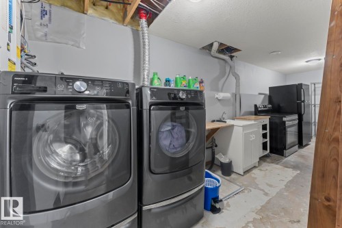 1006 11 Street, Cold Lake, AB - Indoor Photo Showing Laundry Room