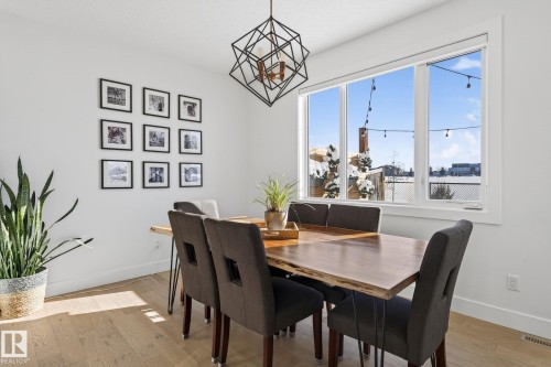 153 Henderson Link, Spruce Grove, AB - Indoor Photo Showing Dining Room