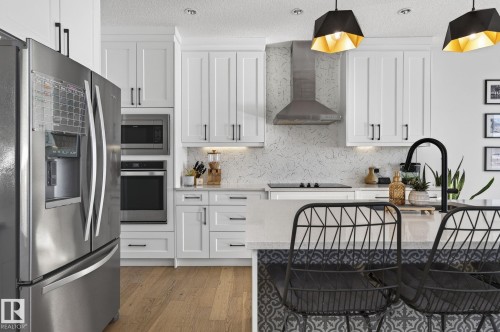 153 Henderson Link, Spruce Grove, AB - Indoor Photo Showing Kitchen With Upgraded Kitchen