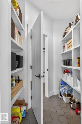 153 Henderson Link, Spruce Grove, AB - Indoor With Storage