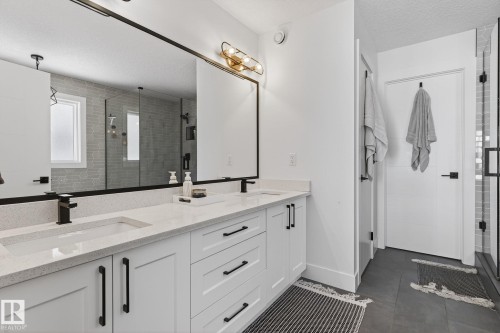 153 Henderson Link, Spruce Grove, AB - Indoor Photo Showing Bathroom