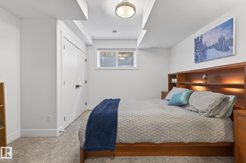 153 Henderson Link, Spruce Grove, AB - Indoor Photo Showing Bedroom