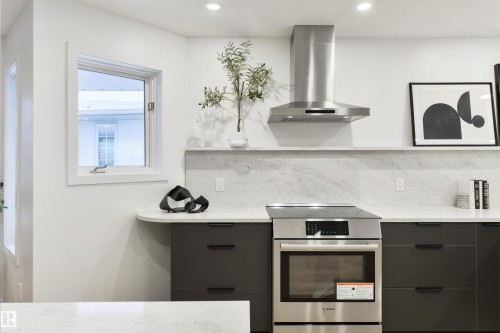 129 Ironwood Place, Edmonton, AB - Indoor Photo Showing Kitchen