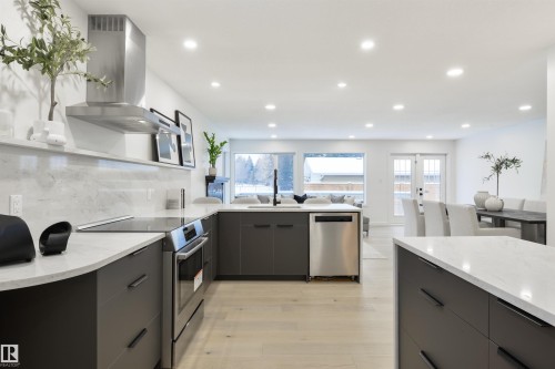 129 Ironwood Place, Edmonton, AB - Indoor Photo Showing Kitchen With Upgraded Kitchen