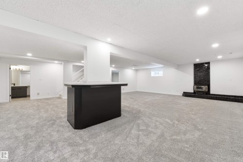 129 Ironwood Place, Edmonton, AB - Indoor