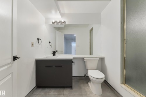 129 Ironwood Place, Edmonton, AB - Indoor Photo Showing Bathroom